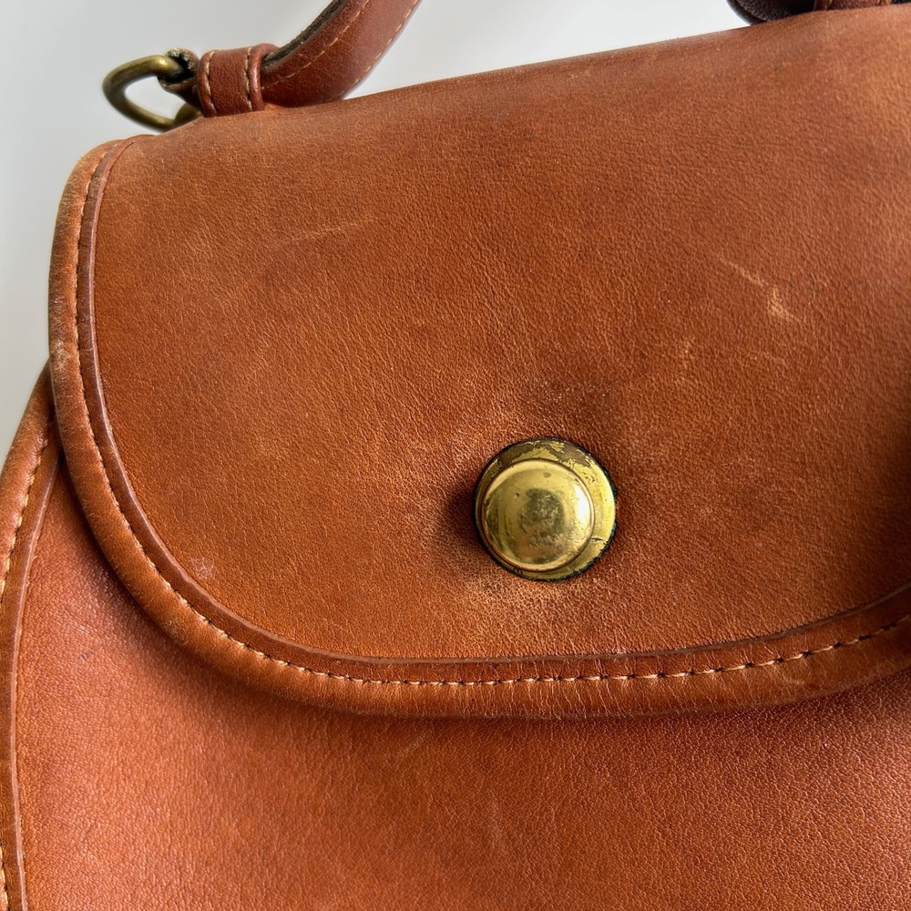 Coach Derby 9904 British Tan Glovetanned Leather Crossbody Bag Good - Picture 5 of 15